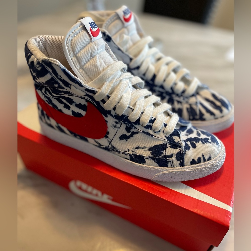 SOLD Nike Blazer Mid ‘77 Vintage ‘Blue Tie Dye’ Sneakers